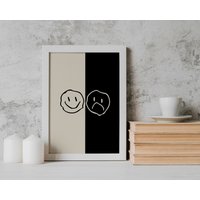 Schmelzendes Smiley Gesicht ~Funky Trendy~ Schwarz Und Creme | Beige Poster "Split Personality Collection" | Mult Größen Vorhanden Ohne Weiße von NataliaDesignsbyNK