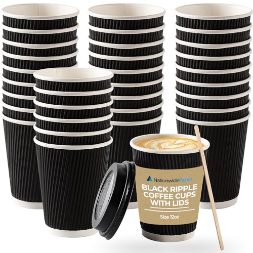 Nationwide Paper Kaffeetassen mit Deckel, isolierte geriffelte heiße Pappbecher, Einwegbecher für heiße Getränke zum Mitnehmen, (340 ml, 100 Stück, Schwarz) von Nationwide Paper