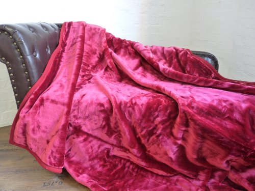 Natur-Fell-Shop Kuscheldecke Tagesdecke Decke Glanz-Design brombeer - rot 160x200cm Natur-Fell-Shop Kuscheldecke Tagesdecke Decke Glanz-Design brombeer - rot 160x200cm von Natur-Fell-Shop