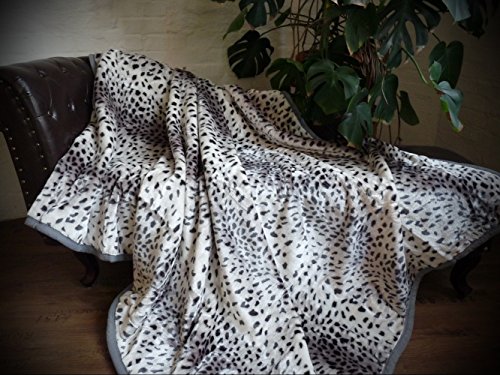 Natur-Fell-Shop Kuscheldecke Tagesdecke Decke im Design Schnee - Leopard 160x200cm von Natur-Fell-Shop