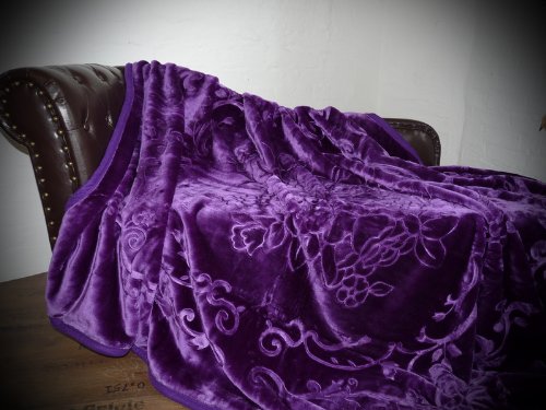 Natur-Fell-Shop XXL Luxus Kuscheldecke Tagesdecke Decke lila/violett 200x240cm von Natur-Fell-Shop