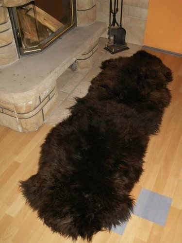 Schaffell – Läufer Fell Teppich 200 x 70 cm Braun von Natur-Fell-Shop