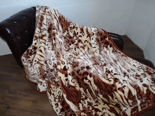 XXL Kuscheldecke Tagesdecke Decke Tiger - Design hell 200x240cm von Natur-Fell-Shop