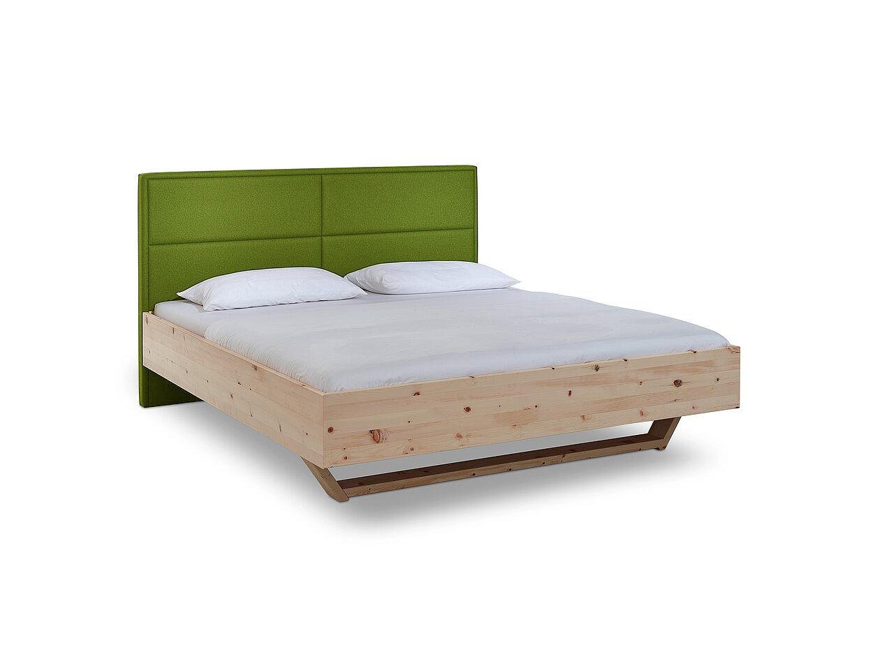 Natur24 Einzelbett Luganox Bett aus Zirbe massiv 140x200 cm mit Stoffkopfteil Grün von Natur24