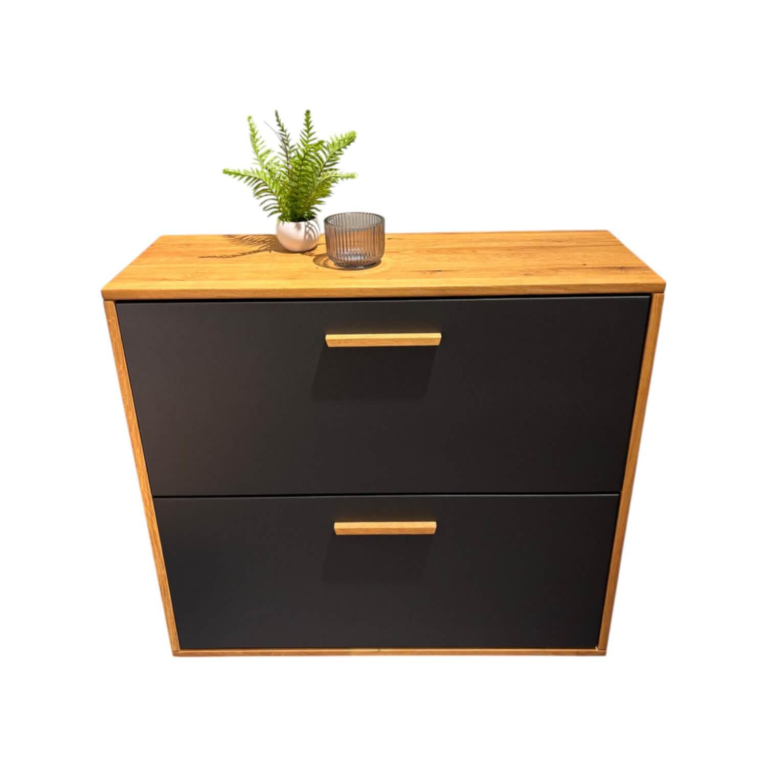Schuhschrank Wiliston Front MDF Gun Metal Schwarz Korpus Wildeiche Geölt von Natura