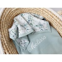 Neugeborenen Decke, Personalisierte Baby Musselin Swaddle Aus Bio-Baumwolle, Leichte Eukalyptus Sommer Decke von NaturalCuddles