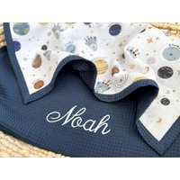 Personalisierte Neugeborenen Decke - Baby Waffel & Musselin Decke, Babydecke Aus Bio-Baumwolle, Benutzerdefinierte Geschenk, Gestickte Namensdecke von NaturalCuddles