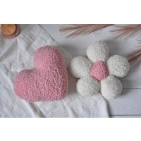 Handgemachtes Kissen "Herz Und Blume" | 10% Rabatt Für 2 Geschenk Deine Liebsten von NaturalDecorForHome