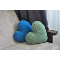 Herzförmiges Kissen in 24 Farben | Boucle Deko-Kissen Dekoratives von NaturalDecorForHome