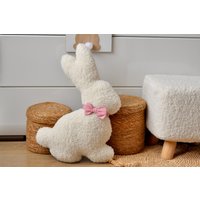Süsser Hase Mit Fliege | 24 Farben Teddy Boucle-Kaninchen-Dekoratives Kissen von NaturalDecorForHome