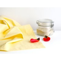 Hellgelber Leinen Tischläufer, Mitered Corners Hellgelber Leinen Tischläufer, Mitered Corners von NaturalHomeTreasures