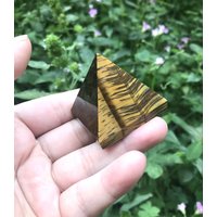 Tigerauge Steinpyramide/Natürliche Gelbe Kristallpyramide/Tigerauge Steinskulptur/Bürokristallpyramide/Fengshui/20-60mm von NaturalMineralsArt