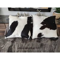 2Er Set. Weiß. Kuhfell Kissen.kissenbezug Leder.haare Auf Kuh. Haut Verstecken. 40×40 cm. 13, 5 Fuß von NaturalSheepSkinShop