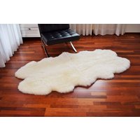 Naturasan Lammfell/Schaffell Vorleger Echter Natur - Teppich Quadro | Aus 4 Lammfellen Sheepskin Rug Pelt, Farbe Weiß von NaturasanFellshop