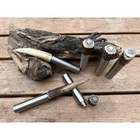 Geweih Flachmann, Kurz, Lederhose Geweih Flachmann, Kurz, Lederhose von Naturhandwerkerei