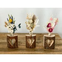 Trockenblumenstrauß „My Darling" Mit Holz-Vase in Verschiedenen Farben Hafer, Craspedia, Lagurus, Glixia, Phalaris, Schleierkraut Trockenblumenstrauß „My Darling" Mit Holz-Vase in Verschiedenen Farben Hafer, Craspedia, Lagurus, Glixia, Phalaris, Schleierkraut von Naturlandhandmade
