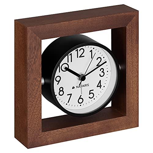 Navaris Analog Holz Tischuhr Quadrat Design - 13,2 x 13,2 x 4,3cm - analoge Uhr ohne Ticken weißes Ziffernblatt - Vintage Zeiger Holzuhr Dunkelbraun von Navaris