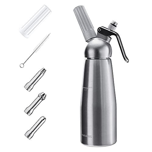 Navaris Sahnespender 500 ml mit 3 Edelstahl Tüllen - für heiße und kalte Cremes Schlagsahne Soßen - 0,5l Sahnebereiter Sahne Spender aus Aluminium von Navaris