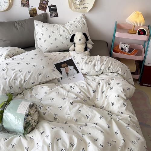 Nayoroom Bettwäsche 220x240 Weiß mit Schwarz Schleifen Aesthetic Bettbezug Set Kawaii Schleifenmuster Weich Renforcé Microfaser Doppelbett Deckenbezug mit Reißverschluss und 2 Kissenbezug 80x80cm Nayoroom Bettwäsche 220x240 Weiß mit Schwarz Schleifen Aesthetic Bettbezug Set Kawaii Schleifenmuster Weich Renforcé Microfaser Doppelbett Deckenbezug mit Reißverschluss und 2 Kissenbezug 80x80cm von Nayoroom