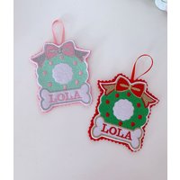 Personalisierter Weihnachtlicher Kranz Schild Filz Dekoration Pastell/Pink Zweig Baum Dekoration Ornament Handgefertigt Traditionell von NayworthCottageCraft