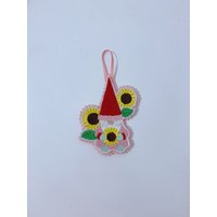 Valentinstag Hängende Sonnenblume Gonk/Wichtel Pastell Rosa Baum Dekoration Ornament Shabby Chic von NayworthCottageCraft