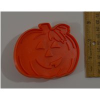 Vintage Ambassador Halloween Pumpkin/Jack O'lantern Cookie Cutter | 1977 Keine Öse 3, 5" Hallmark Orange Vintage Ambassador Halloween Pumpkin/Jack O'lantern Cookie Cutter | 1977 Keine Öse 3, 5" Hallmark Orange von NecesitoDinero