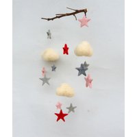Filz Mobile Decke Mobile Stern Grau Rosa Rot Rustikaler Akzent Wolke Mädchenzimmer Babymobile Waldorf Kinder Dekor von NedaArt