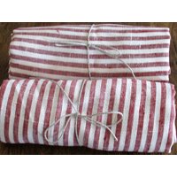 Gestreiftes Badetuch Großes Rot-Weißes Strand-Sauna-Badetuch Gestreiftes Badetuch Großes Rot-Weißes Strand-Sauna-Badetuch von NeedleArtAtelier