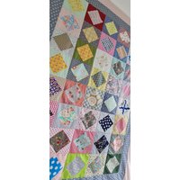 Patchworkdecke 140 X 200 cm Kinderdecke Krabbeldecke Tagesdecke Bettüberwurf Picknickdecke Baumwolle/ Fleece Bunt Patchworkdecke 140 X 200 cm Kinderdecke Krabbeldecke Tagesdecke Bettüberwurf Picknickdecke Baumwolle/ Fleece Bunt von NeedleArtGermany