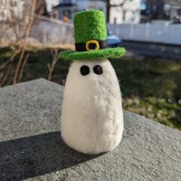 Gefilzte St. Patricks Day Gespenst | Niedliche Halloween-Dekoration Lustiger Geist Plüschi von NeedleGhosts