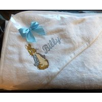 Peter Rabbit Badetuch Mit Kapuze von NeedlzandThreadz