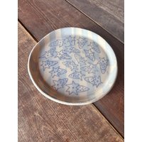 Karierte Erdbeerplatte von NeedsPottery