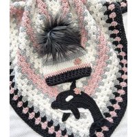 Handgefertigte Babydecke - Gehäkelte Orca Wal Decke von NellasCottage