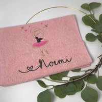 Mädchen Geschenk Personalisiert, Handtuch Personalisiert Mit Name, Badetuch Einhorn, Dino, Ballerina von Nelschko