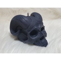 Horned Skull Candle Wunschduft Und Farbe, Sojawachs, Hexereikerze von NemesisBoutique