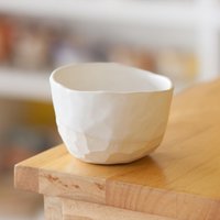 Handgefertigte Strukturierte Keramikschale - Weiß Und Natürlicher Ton Design, Perfekt Für Tee, Kaffee Oder Wohnkultur, Matt Weiße Tasse von NemoHugCraftStudio