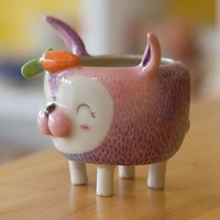 Space Bunny Blumentopf, Töpferware, Kaktus Topf, Süßer Cony Blumentopf, Tier Pflanzentopf, Tier Niedlich, Niedlicher Pflanzentopf, Kaninchen Topf von NemoHugCraftStudio