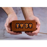 Nixie Tube Uhr Aus Premium Merbau Holz Und Messing/Personalisiertes Geschenk von NeonGearShop