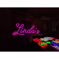 Linda Name Neon Schild, Led Benutzerdefinierte Namen Kinder Namensschild Tochter Und Sohn, Personalisiertes Geschenk von NeonManiaUSA