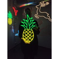 Obst Neon Schild, Ananas Lichtschild, Benutzerdefinierte Led Lichtschild Für Wohnkultur, Bar Dekor, Salon Dekor von NeonManiaUSA