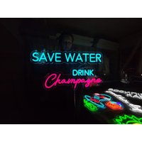 Sparen Sie Wasser Trinken Champagner Neonschild, Led-Schild, Sparen Bar-Wandkunst-Dekor-Led-Neonlichtschild von NeonManiaUSA