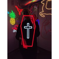 Сoffin Leuchtreklame, Halloween-Grab Mit Kreuz-Led-Licht, Benutzerdefinierte Halloween-Led-Dekor Für Zuhause Ihre Party von NeonManiaUSA