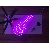 E-Gitarre Licht, Musik Neon Schild, Gitarre Kunst, Lichtschild Led Logo, Wanddekoration, Raumdekoration, Geschenk Neon Schlafzimmer, Musikgeschenk von NeonOnShop