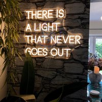 Sprüche Neon Schild Es Gibt Ein Licht, Das Niemals Ausgeht | Custom Home Decor Bedroom Bar Benutzerdefinierte Global Zeichen Personalisiertes von Neonglobal