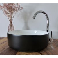 Kleines Keramik Aufatzwaschbecken Weiß Schwarz Matt Gerader Rand Rund 36cm Waschtisch Aufsatz Waschbecken von NeroVintageDesign