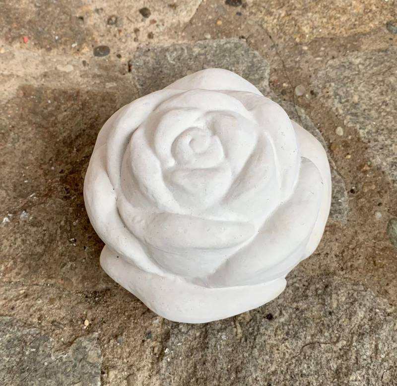 Nesbel - Spüren Sie die Reinheit? Gartenfigur Blume, (1 St), Deko Objekt für Haus und Garten aus Beton von Nesbel - Spüren Sie die Reinheit?