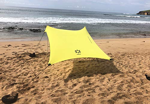 Neso Strandzelt mit Sandanker, tragbares Sonnendach - 2,1m x 2,1m – Patentierte mit verstärkten Ecken zur Stabilisierung (Zitrone) von Neso