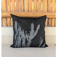 Outdoor Kaktus Kissen - Modern Desert Decor von NestaHome