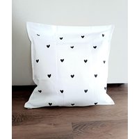 Kissenhülle "Heart" 50x50cm | Frühling Herzen Schwarze Deko Frühlingsdeko von Netartdesigns