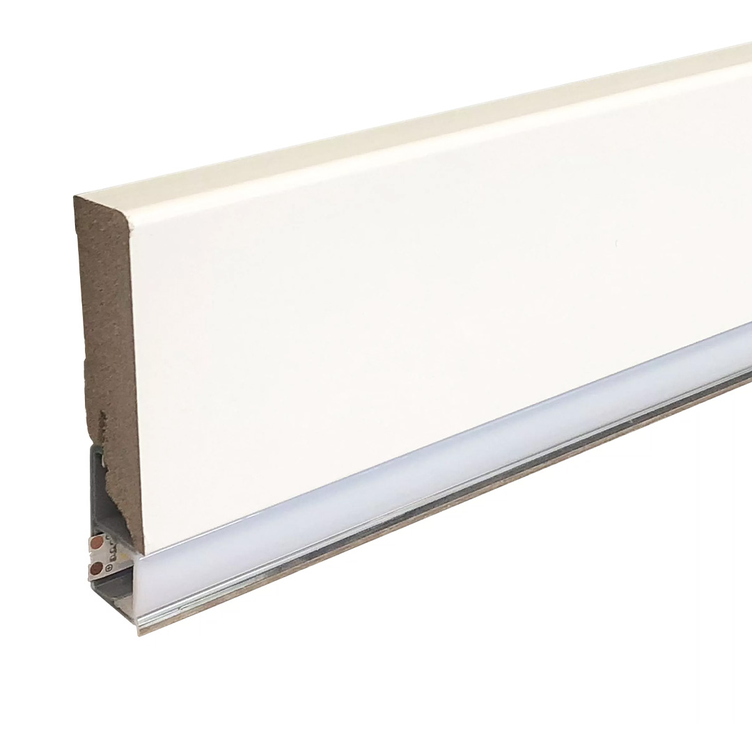 Moderne Licht Sockelleisten weiß lackiert (19 x 85 x 2400 mm) von Neuhofer